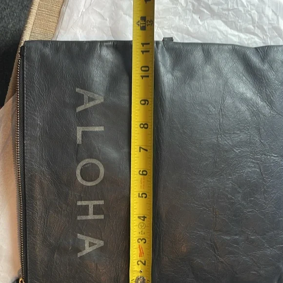 Aloha.  Aloha genuine leather clutch. - Picture 12 of 14